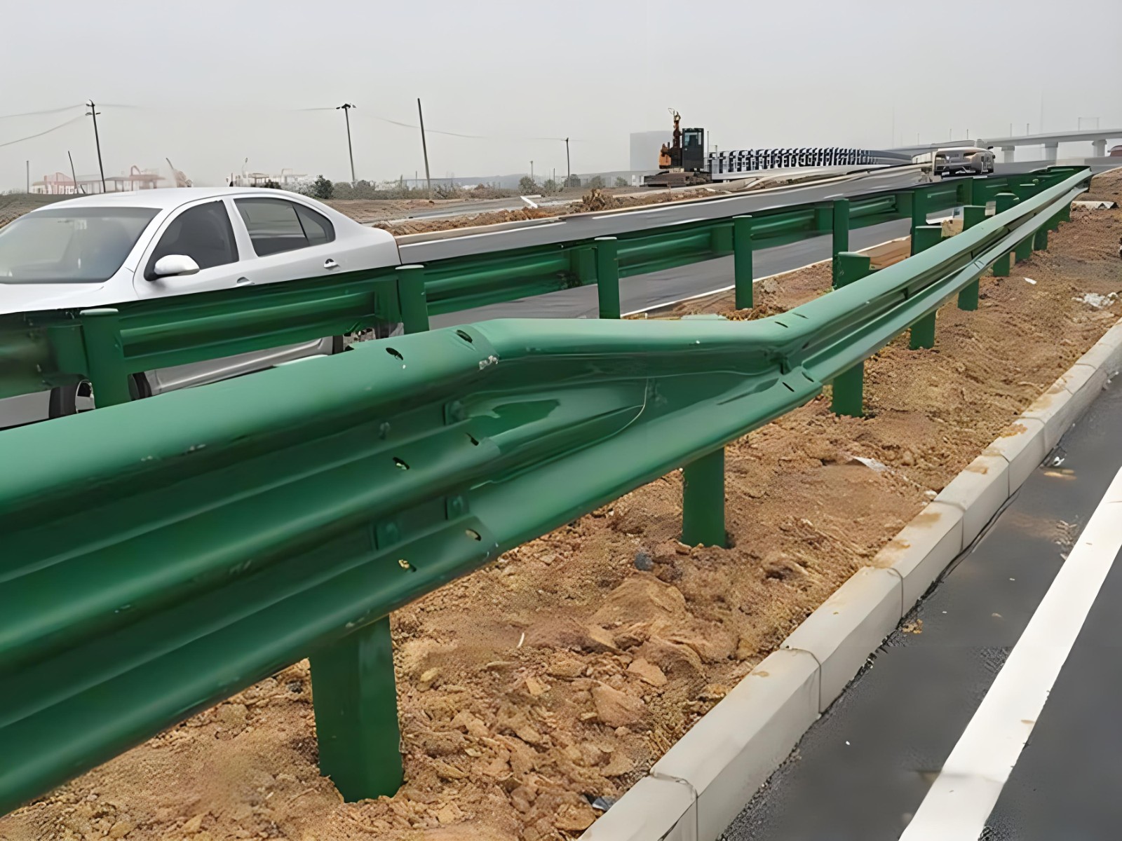 沧州高速波形护栏板日常维护方案确保道路安全新举措